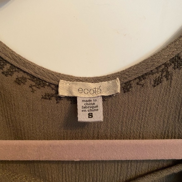 UO dark/army green blouse - Picture 3 of 4